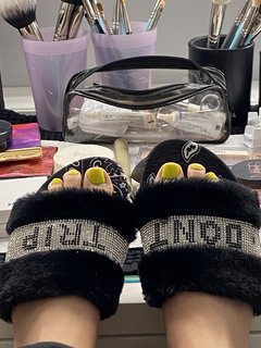 Erin Lim feet photo thumbnail