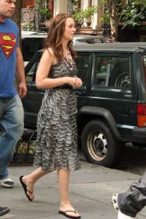 Leighton Meester feet photo thumbnail