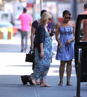 Sarah Michelle Gellar feet photo thumbnail