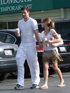 Sarah Michelle Gellar feet photo thumbnail