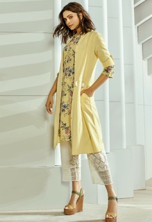 Deepika Padukone feet photo thumbnail
