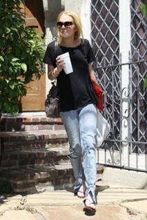Lindsay Lohan feet photo thumbnail