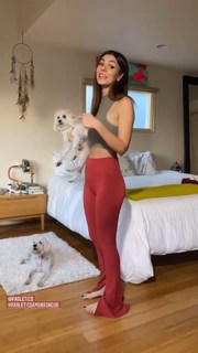 Victoria Justice feet photo thumbnail