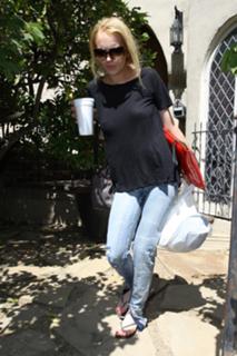 Lindsay Lohan feet photo thumbnail