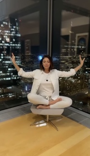 Klaudia Halejcio feet photo thumbnail