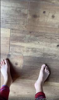 Yoseline Hoffman feet photo thumbnail