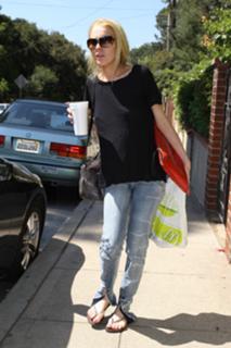 Lindsay Lohan feet photo thumbnail