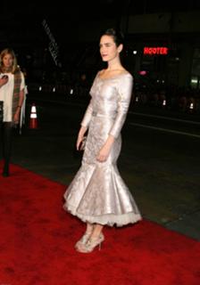 Jennifer Connelly feet photo thumbnail