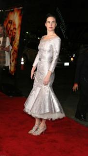 Jennifer Connelly feet photo thumbnail
