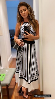 Paula Fernandes feet photo thumbnail