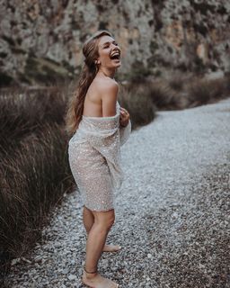 Lola Weippert feet photo thumbnail