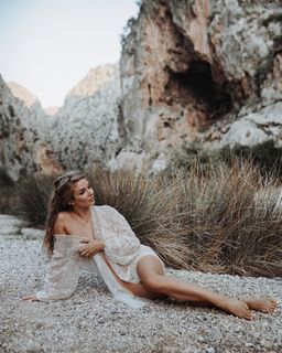 Lola Weippert feet photo thumbnail