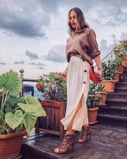 Hande Sarioglu feet photo 3