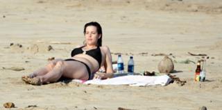 Liv Tyler feet photo thumbnail