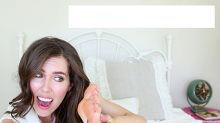 Brittani Taylor feet photo thumbnail