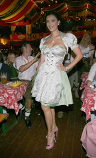 Verona Pooth feet photo thumbnail
