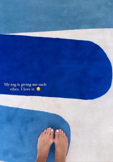 Molly Sims feet photo thumbnail