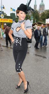 Verona Pooth feet photo thumbnail