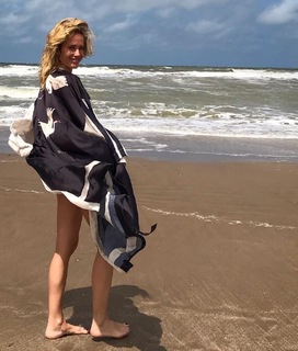 Julieta Prandi feet photo thumbnail