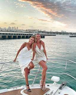 Nicole Neumann feet photo thumbnail