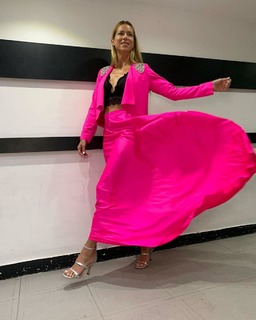 Nicole Neumann feet photo thumbnail