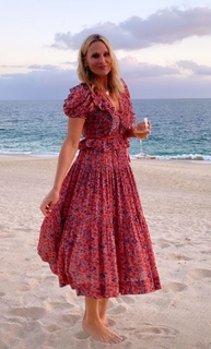 Molly Sims feet photo thumbnail