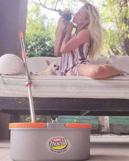 Nicole Neumann feet photo thumbnail