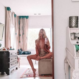 Nicole Neumann feet photo thumbnail