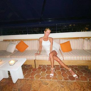 Nicole Neumann feet photo thumbnail