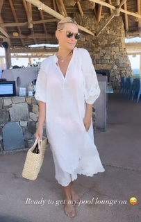 Molly Sims feet photo thumbnail