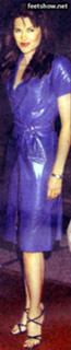Lucy Lawless feet photo thumbnail