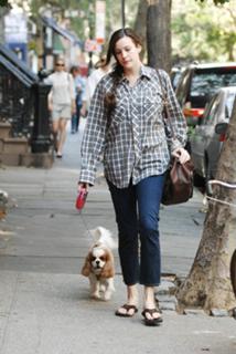 Liv Tyler feet photo thumbnail