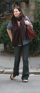 Liv Tyler feet photo thumbnail