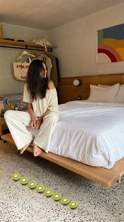 Jessica Gomes feet photo thumbnail