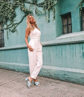 Nicole Neumann feet photo thumbnail