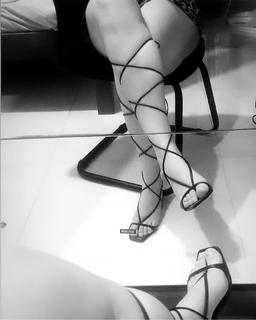 Isa Pes feet photo thumbnail