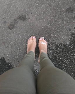 Isa Pes feet photo thumbnail