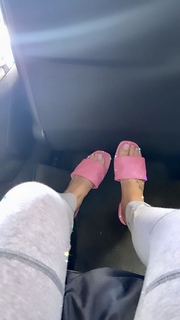Victoria Waldrip feet photo thumbnail