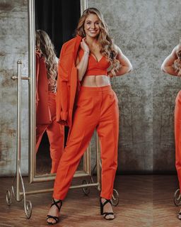 Lola Weippert feet photo thumbnail