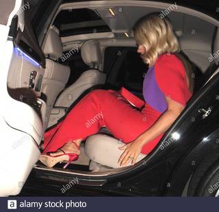 Holly Willoughby feet photo thumbnail