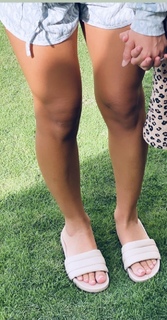 Jessie James Decker feet photo thumbnail
