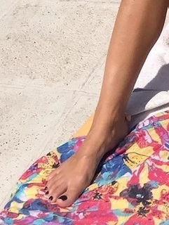 Julieta Prandi feet photo thumbnail