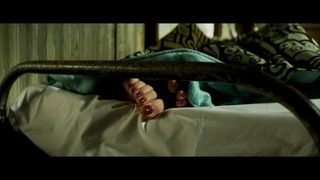 Liv Tyler feet photo thumbnail