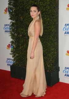 Miley Cyrus feet photo thumbnail