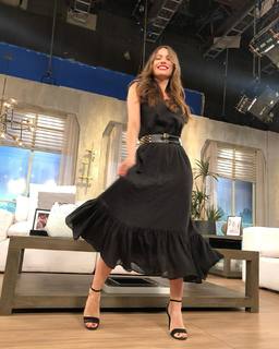 Carolina Ardohain feet photo thumbnail