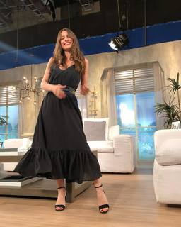 Carolina Ardohain feet photo thumbnail