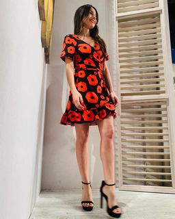 Carolina Ardohain feet photo thumbnail