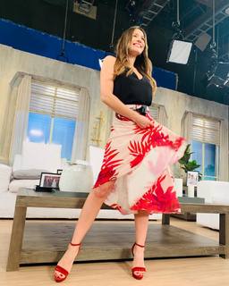 Carolina Ardohain feet photo thumbnail