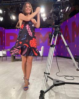 Carolina Ardohain feet photo thumbnail