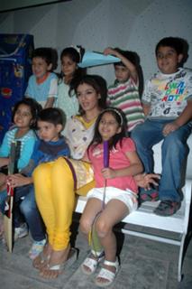 Raveena Tandon feet photo thumbnail